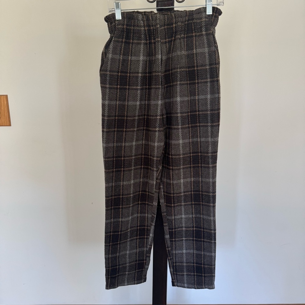 Woman’s plaid pant